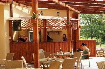 Rumānija Penzión Haţeg, Eksterjers